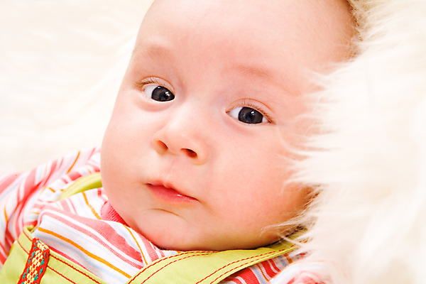 포토 JPG 해외이미지 백인 1 응시 딸 행복 얼굴 어린이 장난 한명 파란색 금발 뷰티 머리 놀람 기쁨 흰색 표현 아기 오픈 입 작음 호기심 노려봄 걸음마 고립 관심 돌봄 천진난만 해외포토 서양인 헤어스타일 시선 감정 컬러 컨셉 가족 모션 표정 사람 신체부위 크기 파일형식 이미지허브