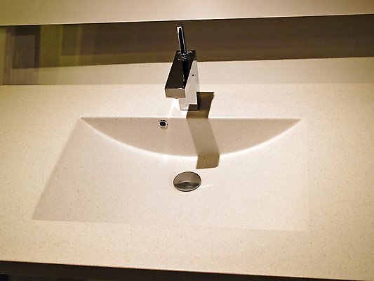 포토 JPG 해외이미지 디자인 건축양식 가정 호텔 주택 실내 사람없음 내부 장식 빛 금속 목욕 거울 방 장비 욕실 흰색 화려 재산 고급 씻기 캐비닛 타일 싱크대 수도꼭지 진열장 대리석 대야 유아독존 화강암 해외포토 건축 컬러 컨셉 재료 재질 숙소 건물 금융 청결 암석 사물함 개수대 파일형식 이미지허브