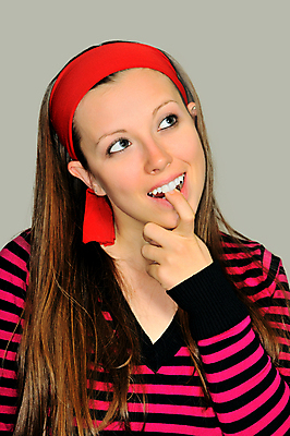 포토 JPG 해외이미지 커플 응시 여자 남자 행복 얼굴 장난 관리 대화 한명 미소 사람 성인 빨간색 보행로 떨어짐 섬광 표현성 해외포토 1 시선 감정 길 컬러 컨셉 관계 표정 말하기 신체부위 파일형식 이미지허브