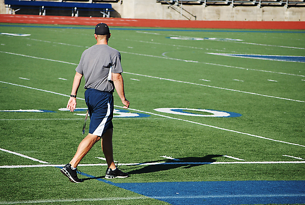 포토 JPG 해외이미지 옷 스포츠 유니폼 아침 건강 사람 사람없음 조깅 운동 경기장 호루라기 손목시계 연습 역도 해외포토 주간 시계 장신구 스포츠시설 파일형식 이미지허브