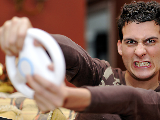 포토 JPG 해외이미지 성공 주택 한명 미소 소년 친구 소파 경쟁 우승 결심 집중 흥분 동영상 중독 대회 비디오게임 표현성 해외포토 1 남자 감정 어린이 컨셉 의자 관계 표정 사람 건물 게임 최고 파일형식 이미지허브