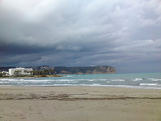 포토 JPG 해외이미지 나무 유럽 바다 여행 하늘 날씨 휴가 사람없음 초록색 물 파란색 평화 항구 맑음 스페인 고급 지중해 빌라 해안도시 장면 타운 멀리 스페인어 해외포토 자연요소 식물 나라 컬러 컨셉 교통시설 주택 도시 파일형식 이미지허브