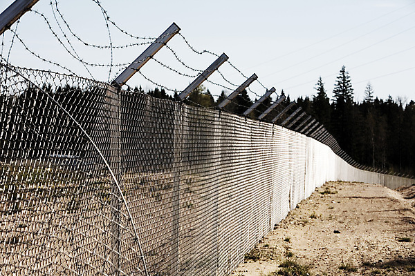 포토 JPG 해외이미지 산업 사람없음 울타리 힘 금지 보안 지역 멀리 해외포토 안전 담장 파일형식 이미지허브