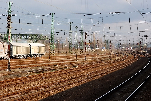 포토 JPG 해외이미지 산업 여행 밭 곡선 교통시설 자동차 사람없음 기차 화물 역 상품 교차로 창고 부식 상업 머리위 철사 시스템 짐차 덩어리 복잡 옛날 전압 터미널 많음 해외포토 길 선 육상교통 교통 컨셉 농업 대중교통 운송업 시설 파일형식 이미지허브