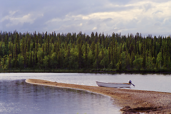 포토 JPG 해외이미지 호수 모래 자연 사람없음 물 보트 숲 모래언덕 해외포토 자연요소 배_교통 언덕 생태계 파일형식 이미지허브