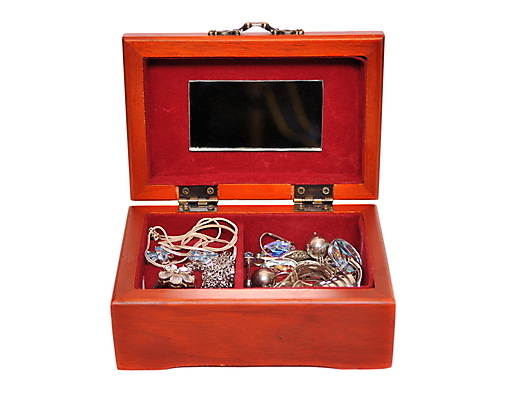 포토 JPG 해외이미지 조각 결혼 백그라운드 목걸이 팔찌 선물 사랑 사람없음 장식 빨간색 빛 쇼핑 상자 뷰티 골동품 흰색 오픈 화려 재산 고급 은색 신비 나무상자 보석 구슬 오브젝트 질감 보안 수납 해적 보물 브로치 고립 궤 팬던트 해외포토 감정 컬러 컨셉 장신구 안전 이벤트 금융 광석 도둑 파일형식 이미지허브