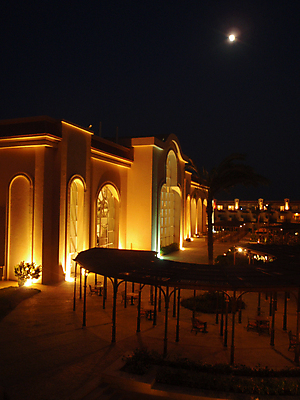 포토 JPG 해외이미지 바다 호텔 휴식 이집트 손바닥 사람없음 내부 빨간색 여름 빛 달 야간 해외포토 자연요소 손 계절 컬러 컨셉 아프리카 숙소 파일형식 이미지허브