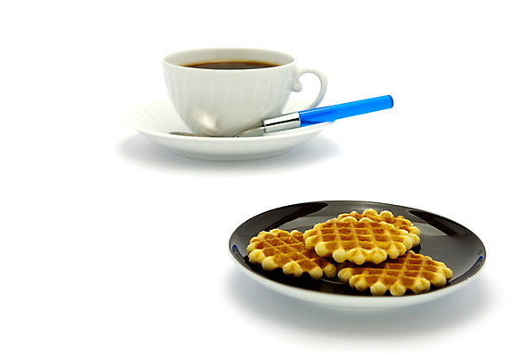 포토 JPG 해외이미지 그릇 접시 커피 음료 탁자 디저트 손잡이 사람없음 컵 갈색 쌓기 쿠키 식당 숟가락 카페 빵집 우유 흰색 신선 뜨거움 달콤 설탕 컵받침 상쾌 카푸치노 에스프레소 점심식사 단절 라떼 백자 페스츄리 맛있는 해외포토 식기 감정 음식 빵 컬러 가구 모션 유제품 수저 상점 식사 도자기 맛 받침대 파일형식 이미지허브