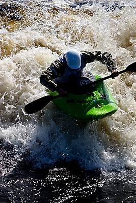 포토 JPG 해외이미지 라이프스타일 스포츠 파도 포즈 모션 자연 휴가 휴식 건강 사람 사람없음 야외 물 여름 강 운동 힘 경쟁 젖음 에너지 추위 도전 안개 게임 개울 서핑 황무지 급류 보호 헬멧 위험 노 속도 흥분 카약 분무기 지역 추적 뱃놀이 해외포토 자연요소 계절 감정 바다 컨셉 배_교통 놀이 날씨 생활 전통놀이 수상스포츠 보호장비 생태계 선박 파일형식 이미지허브