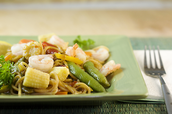 포토 JPG 해외이미지 음식 채소 새우 파스타 옥수수 요리 동양인 사람없음 초록색 노란색 식사 손상 튀김 아기 면 완두콩 해외포토 컬러 컨셉 콩 곡류 서양음식 갑각류 사람 인종 파일형식 이미지허브