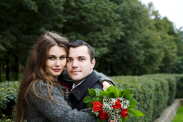 포토 JPG 해외이미지 백인 커플 공원 행복 2 데이트 포옹 자연 휴식 함께함 발렌타인데이 사랑 미소 웃음 성인 야외 두명 청춘 뷰티 봄 기쁨 꿈 코트 쌍 날짜 유혹 목 해외포토 서양인 계절 공공시설 감정 컨셉 관계 안기 데이이벤트 표정 사람 신체부위 외투 생태계 파일형식 이미지허브