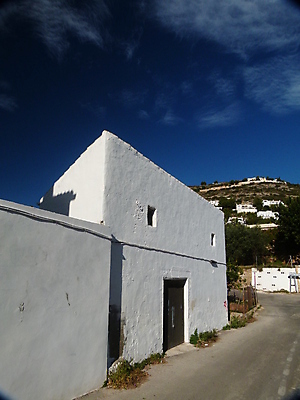 포토 JPG 해외이미지 나무 유럽 바다 여행 하늘 날씨 휴가 사람없음 초록색 물 파란색 평화 항구 맑음 스페인 고급 지중해 빌라 해안도시 장면 타운 멀리 스페인어 해외포토 자연요소 식물 나라 컬러 컨셉 교통시설 주택 도시 파일형식 이미지허브