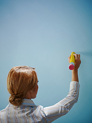 포토 JPG 해외이미지 백인 여자 행복 벽 백그라운드 컨셉 비즈니스 사업가 텍스트 통신 한명 사람 20대 성인 뒷모습 30대 파란색 금발 사무실 연필 우주 공백 기록 잡기 비즈니스우먼 발표 메시지 오브젝트 옷입기 포니테일 카피스페이스 해외포토 서양인 직업 1 헤어스타일 감정 뷰포인트 컬러 모션 학용품 청년 장년 필기구 직장인 파일형식 이미지허브