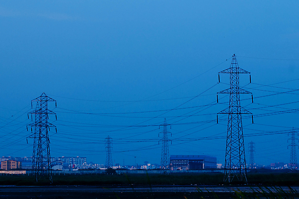 포토 JPG 해외이미지 산업 밭 통신 하늘 모바일 무선통신 세포 안테나 사람없음 빨간색 파란색 스마트폰 탑 금속 광선 네트워크 오염 역 전화기 수화기 라디오 신호 방송 뼈대 지구온난화 돛대 전송 소통 방사선 송신기 스모그 셀룰러 해외포토 건축물 컬러 컨셉 농업 교통시설 재질 전자제품 핸드폰 스마트기기 기후변화 파일형식 이미지허브
