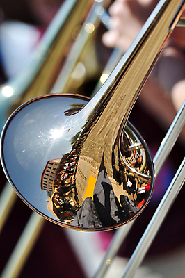 포토 JPG 해외이미지 손 음악 노래 놀이 사람 이벤트 사람없음 반사 보라색 축제 소리 콘서트 공연 연주자 음악가 장비 가수 무대 기구 악단 황금 우아함 색소폰 극장 예술가 트럼펫 재즈 연극 놋쇠 뮤지컬 블루스 해외포토 직업 컬러 컨셉 문화예술 신체부위 목관악기 금관악기 파일형식 이미지허브