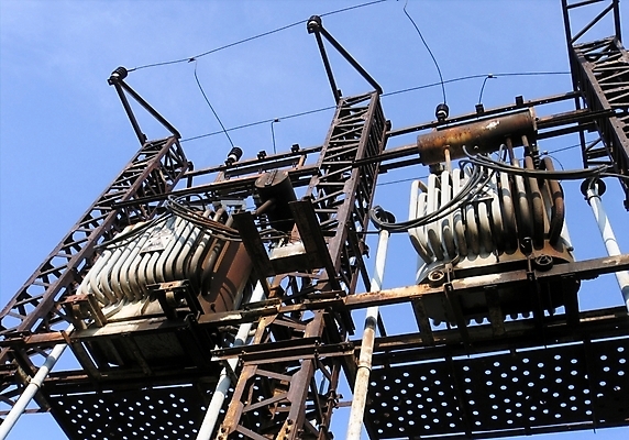 포토 JPG 해외이미지 산업 선 하늘 프레임 사람없음 파란색 금속 힘 에너지 기둥 네트워크 코드 역 부식 시설 철사 시스템 변압기 분배 옛날 전압 공급 해외포토 건축 컬러 교통시설 재질 파일형식 이미지허브