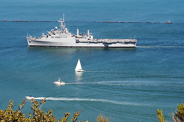 포토 JPG 해외이미지 바다 요트 사람없음 파란색 보트 군용 해군 모터보트 해외포토 컬러 배_교통 군대 파일형식 이미지허브