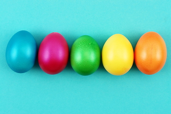 포토 JPG 해외이미지 디자인 계절 분홍색 휴가 부활절 기념 사람없음 장식 초록색 파란색 컬러풀 노란색 바구니 계란 보라색 봄 줄무늬 공백 흰색 축하 점 그리기 그룹 둥지 다발 심볼 신성 염색 고립 파스텔톤 해외포토 기념일 컬러 컨셉 무늬 모션 알 파일형식 이미지허브