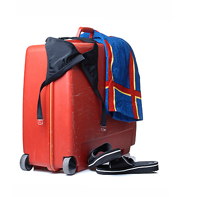 포토 JPG 해외이미지 여행 휴가 사람없음 빨간색 수건 여행객 여행가방 짐 흰색 샌들 짐싸기 고립 해외포토 컬러 신발 가방 사람 위생용품 파일형식 이미지허브