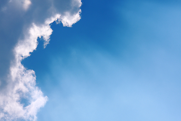 포토 JPG 해외이미지 구름 백그라운드 자연 하늘 날씨 풍경 사람없음 가로 파란색 빛 햇빛 태양 뷰티 맑음 희망 힘 광선 흰색 분위기 천국 내추럴 해외포토 자연요소 감정 컬러 컨셉 생태계 파일형식 이미지허브