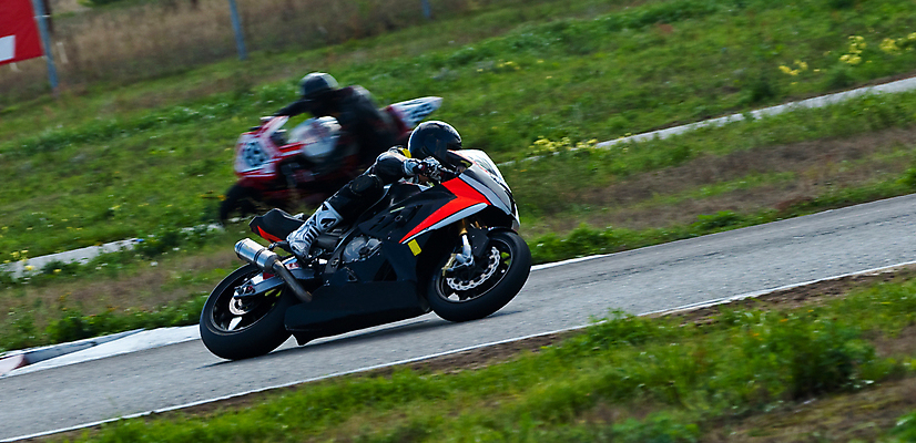 포토 JPG 해외이미지 직업 라이프스타일 남자 스포츠 포즈 하늘 바람 이벤트 사람없음 야외 자전거 힘 경쟁 운전 오토바이 레이싱 바퀴 고속도로 운전사 헬멧 위험 아스팔트 속도 흥분 엔진 대회 모터 추적 선로 해외포토 레이스천 자연요소 감정 도로 컨셉 모션 날씨 사람 시합 생활 바이크 직물 보호장비 파일형식 이미지허브