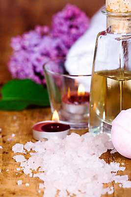 포토 JPG 해외이미지 초 사람없음 아웃포커스 위생용품 스파 목욕 화장품 마사지 오일 허브 향수 아로마 아로마테라피 테라피 라일락 입욕제 입욕소금 해외포토 식물 꽃 음식 생활용품 촬영기법 뷰티 청결 미용용품 소금 파일형식 이미지허브