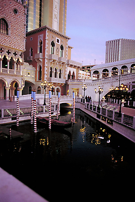 포토 JPG 해외이미지 여행 호텔 전등 사람없음 여행객 미국 황혼 등불 야간 저녁 카지노 빛망울 해외포토 자연요소 북아메리카 숙소 조명 사람 빛 일몰 도박 파일형식 이미지허브