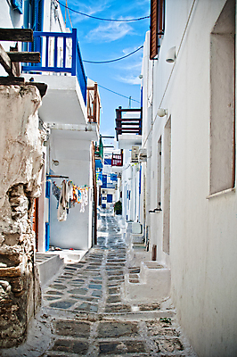 포토 JPG 해외이미지 외관 유럽 벽 섬 여행 건축양식 하늘 휴가 거리 주택 사람없음 야외 건물 파란색 계단 침묵 골동품 발코니 흰색 도시 역사 오솔길 지중해 타일 그리스 좁은 타운 그리스인 미코노스섬 옛날 파멸 해외포토 서양인 건축물 건축 나라 길 바다 컬러 컨셉 소리 파일형식 소멸 이미지허브