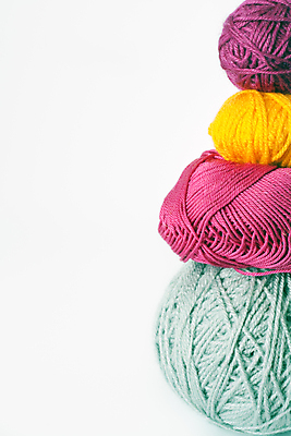 포토 JPG 해외이미지 디자인 분홍색 패턴 공 주택 취미 사람없음 보라색 회색 도구 면 바늘 뜨거움 뜨개질 실 공예 천 부드러움 양모 스타일 해외포토 컬러 무늬 건물 직물 감각 파일형식 이미지허브