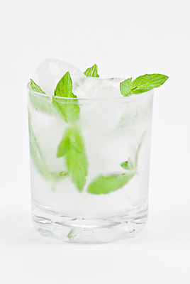 포토 JPG 해외이미지 물결 음료 음식 유리 건강 사람없음 초록색 물 빛 반사 얼음 거품 젖음 추위 물방울 신선 칵테일 바 투명 액체 떨어짐 큼 시원함 갈증 크리스탈 민트 허브 가득함 순수 큐브 상쾌 잔물결 토닉 해외포토 자연요소 식물 감정 컬러 컨셉 재질 주류 크기 광석 파일형식 이미지허브