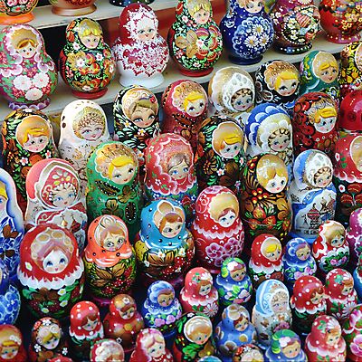 포토 JPG 해외이미지 전통 디자인 여자 크리스마스 미술 서기 미소 사람없음 목재 빨간색 컬러풀 장난감 머리 세일 페인트 선택 군중 수집 호기심 정사각형 러시아 기념품 꼭두각시 모스크바 수공예품 수집가 전용 핸드메이드 스타일 해외포토 도형 나무 직업 기념일 감정 유럽 컬러 컨셉 재료 모션 문화예술 표정 사람 신체부위 오브젝트 공예품 파일형식 이미지허브