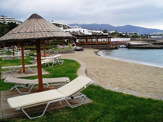 포토 JPG 해외이미지 물결 선 모래 바다 하늘 호텔 휴가 휴식 산 수영장 사람없음 야외 물 햇빛 태양 시골 침대 만 뜨거움 가장자리 고급 땅 휴양지 선베드 양산 소금 파라다이스 수평선 해외포토 자연요소 가구 컨셉 의자 숙소 장소 둘레 파일형식 이미지허브