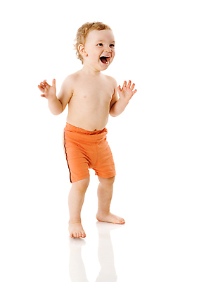 포토 JPG 해외이미지 전신 백인 1 라이프스타일 웰빙 행복 어린이 건강 관리 한명 서기 미소 웃음 소년 금발 활발 기쁨 에너지 흰색 표현 오픈 입 호기심 흥분 고립 유일 표현성 해외포토 서양인 헤어스타일 남자 감정 컬러 컨셉 모션 표정 사람 생활 신체부위 파일형식 이미지허브