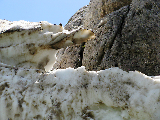 포토 JPG 해외이미지 식물 구름 꽃 여행 자연 하늘 산 풍경 사람없음 여름 뷰티 블록 바위 개화 러시아 안심 해외포토 자연요소 계절 유럽 육류 돌_바위 생태계 파일형식 이미지허브