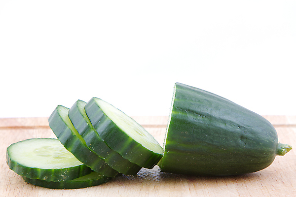 포토 JPG 해외이미지 음식 채소 과일 재료 오이 사람없음 목재 초록색 샐러드 흰색 반지 자르기 슬라이스 해외포토 나무 컬러 장신구 모션 파일형식 이미지허브