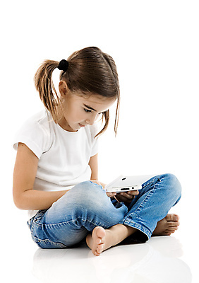 포토 JPG 해외이미지 백인 1 라이프스타일 여자 행복 어린이 백그라운드 놀이 바닥 한명 사람 앉기 세로 기쁨 게임 흰색 멀리 동영상 패드 위로 고립 관리자 제어 해외포토 서양인 감정 컬러 모션 생활 파일형식 이미지허브