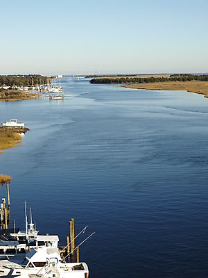 포토 JPG 해외이미지 바다 여행 요트 항해 사람없음 물 여름 파란색 강 항구 만 보트 포트 해외포토 자연요소 계절 컬러 배_교통 교통시설 파일형식 이미지허브