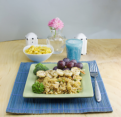 포토 JPG 해외이미지 음식 채소 포도 밥 새우 파슬리 마늘 사람없음 초록색 파란색 노란색 식사 튀김 해산물 정사각형 마카로니 해외포토 도형 컬러 과일 갑각류 파스타면 파일형식 이미지허브