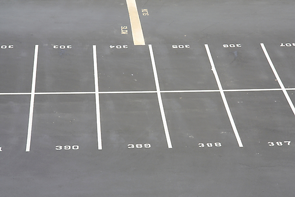 포토 JPG 해외이미지 공원 선 패턴 자동차 사람없음 우주 흰색 도시 주차 제비 자동 줄서기 반복 해외포토 공공시설 육상교통 컬러 무늬 모션 조류 파일형식 이미지허브