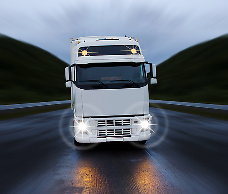 포토 JPG 해외이미지 직업 산업 도로 여행 비즈니스 교통시설 모션 자동차 하늘 산 사람없음 초록색 파란색 햇빛 운전 트럭 화물 흰색 긴급 고속도로 상품 주식 아스팔트 땅 배송 속도 상업 바쁨 연료 짐차 무거움 트레일러 물류 공급 해외포토 길 육상교통 컬러 교통 금융 태양 운송업 무게 시설 파일형식 이미지허브