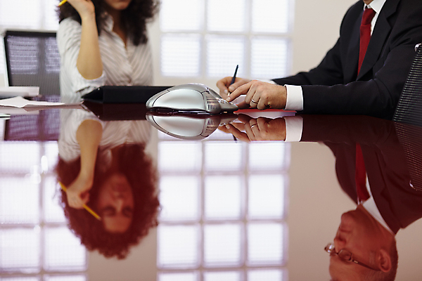 포토 JPG 해외이미지 백인 손 여자 남자 40대 2 비즈니스 CEO 사업가 탁자 회의 실내 사람 정장 20대 성인 두명 스마트폰 사무실 반사 외침 방 장비 타이핑 작업 비즈니스맨 비즈니스우먼 전화기 동료 경영자 옷입기 부름 다이얼 경영 해외포토 서양인 직업 옷 중년 가구 관계 모션 청년 내부 신체부위 핸드폰 스마트기기 소리 직장인 리더 파일형식 이미지허브