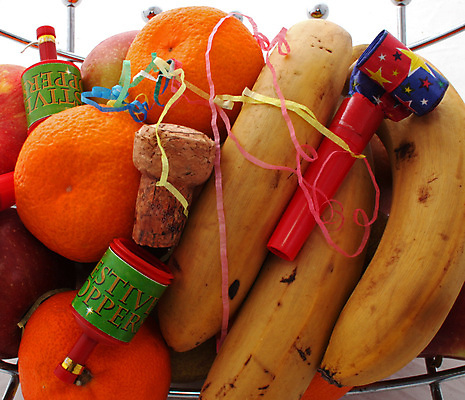 포토 JPG 해외이미지 모자 행복 음식 크리스마스 오렌지 과일 휴가 새해 기념 바나나 이벤트 사람없음 장식 빨간색 초록색 파란색 컬러풀 노란색 파티 보라색 견과류 축하 생일 사과 흰배경 기회 코르크 고립 해외포토 잡화 기념일 감정 컬러 백그라운드 컨셉 흰색 파일형식 이미지허브