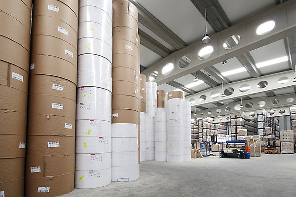 포토 JPG 해외이미지 산업 종이 비즈니스 표면 선반 직장 실내 사람없음 내부 라벨 기계 공구 제조 볼륨 인쇄 천 창고 상업 언론 실타래 얼레 해외포토 가구 회사 프레임 도구 직물 파일형식 이미지허브