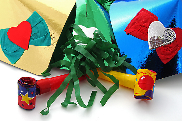 포토 JPG 해외이미지 모자 행복 크리스마스 휴가 새해 기념 이벤트 사람없음 장식 빨간색 초록색 파란색 컬러풀 노란색 파티 보라색 견과류 축하 생일 흰배경 기회 고립 해외포토 잡화 기념일 감정 컬러 백그라운드 컨셉 흰색 파일형식 이미지허브