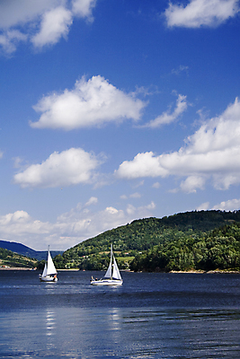 포토 JPG 해외이미지 나무 유럽 호수 자연 하늘 산 파노라마 이끼 사람없음 야외 초록색 물 파란색 태양 봄 숲 큼 땅 첨탑 스카이라인 폴란드 해외포토 자연요소 식물 계절 나라 컬러 촬영기법 탑 크기 생태계 파일형식 이미지허브