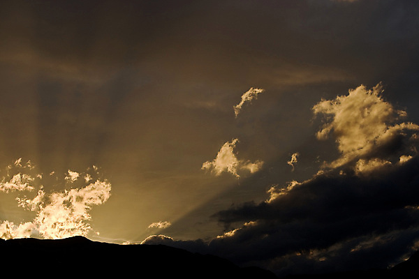 포토 JPG 해외이미지 야생동물 여행 자연 하늘 불꽃 휴식 산 풍경 사람없음 야외 여름 빛 햇빛 태양 뷰티 여행객 평화 우주 환경 침묵 황혼 일몰 자유 시골 오픈 뜨거움 황무지 고독 심플 장면 지역 멀리 용서 웅장함 절정 해외포토 자연요소 동물 계절 감정 컨셉 불 사람 노을 소리 생태계 파일형식 이미지허브