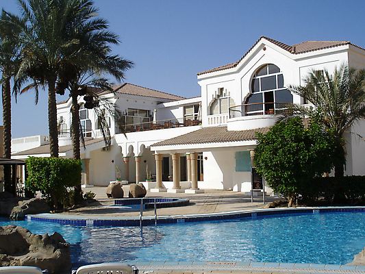 포토 JPG 해외이미지 바다 호텔 휴식 이집트 손바닥 사람없음 빨간색 여름 해외포토 손 계절 컬러 컨셉 아프리카 숙소 파일형식 이미지허브