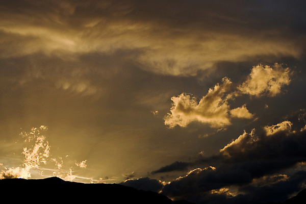 포토 JPG 해외이미지 야생동물 여행 자연 하늘 불꽃 휴식 산 풍경 사람없음 야외 여름 빛 햇빛 태양 뷰티 여행객 평화 우주 환경 침묵 황혼 일몰 자유 시골 오픈 뜨거움 황무지 고독 심플 장면 지역 멀리 용서 웅장함 절정 해외포토 자연요소 동물 계절 감정 컨셉 불 사람 노을 소리 생태계 파일형식 이미지허브