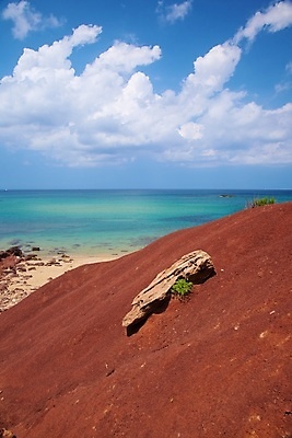 포토 JPG 해외이미지 식물 유럽 지구 모래 바다 자연 산 풍경 사람없음 야외 빨간색 초록색 물 파란색 갈색 흙 바위 스페인 해외포토 자연요소 나라 컬러 돌_바위 생태계 파일형식 이미지허브