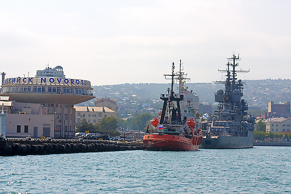 포토 JPG 해외이미지 산업 여행 하늘 풍경 사람없음 물 파란색 항구 방파제 러시아 포트 해외포토 자연요소 공공시설 유럽 컬러 교통시설 파일형식 이미지허브